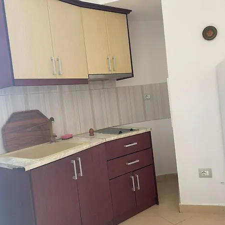 Apartment Green Eyes *