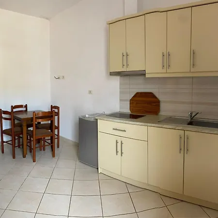 Green Eyes Apartment *