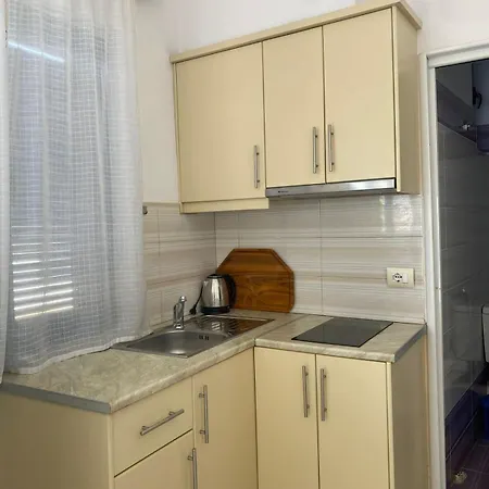 Green Eyes Apartment *