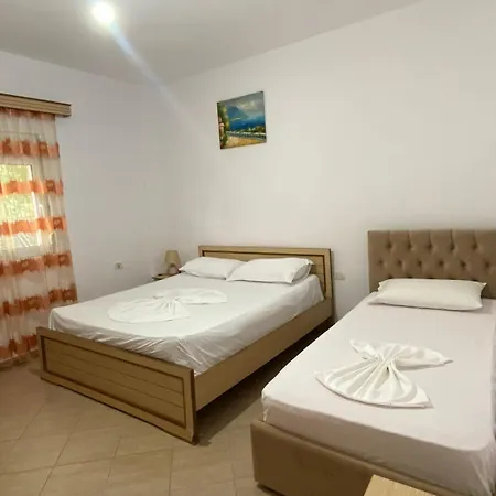 Green Eyes Apartment Ksamil